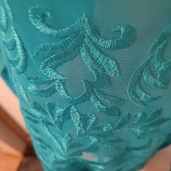 Teal INC embroidered top XL - Picture 6 of 6